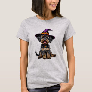 Camiseta Cachorro Adorável Vestindo um Chapéu de Bruxa