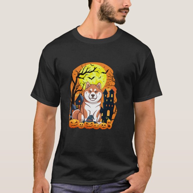 Camiseta Cachorro Akita Inu Com Pumpkins Engraçada Hallowee (Frente)