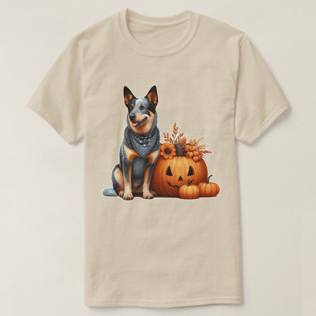 Camiseta Cachorro australiano ao lado de um Jack O-Lanterna (Frente do Design)