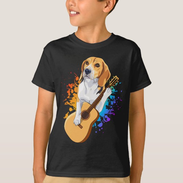 Camiseta Cachorro Beagle Tocando Violão Acústico (Frente)