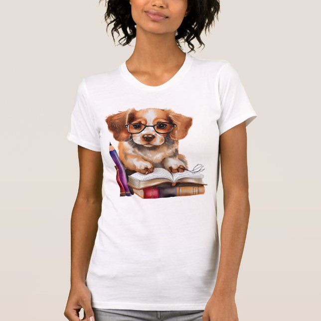 Camiseta Cachorro Bonito em Livros com Óculos (Frente)