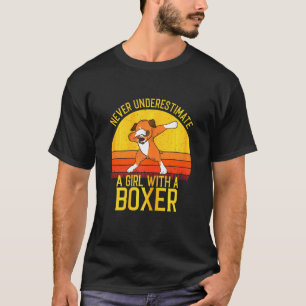 Camiseta Cachorro Boxer Nunca Subestima Uma Garota Com Uma 