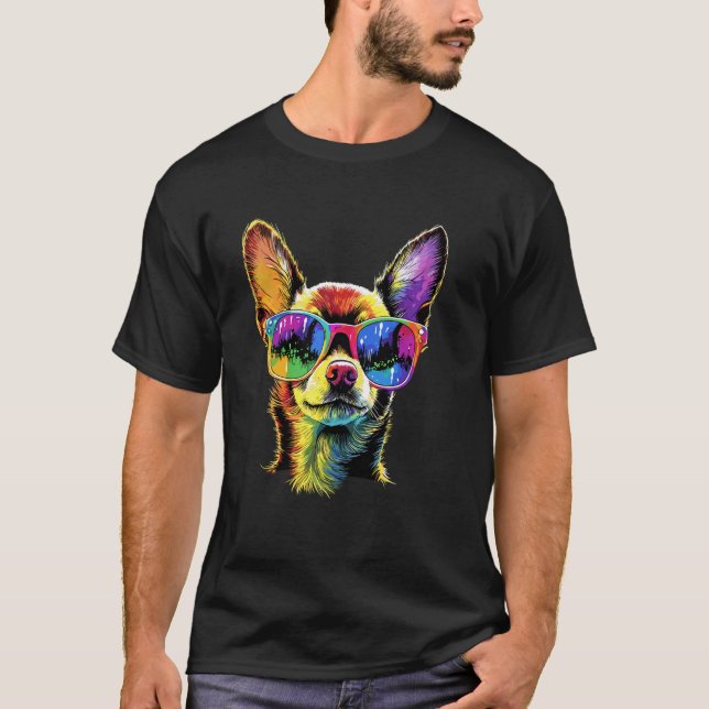 Camiseta Cachorro Chihuahua com Óculos de Sol Cães que Eu A (Frente)