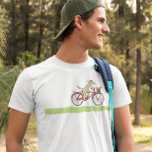 Camiseta Cachorro-ciclagem e Cachorro-esquilo Design<br><div class="desc">Cachorro de Cartoon Bonito Vestindo um Berete e Pedalando Uma Bicicleta Vermelha. O Esquilo Vermelho Feliz está a Andar na Cesta. A camisa engraçada deste amante de os animais está disponível em muitos estilos de camisa, incluindo camisas de manga longa e capuzes para homens, mulheres e crianças. Faz um presente...</div>