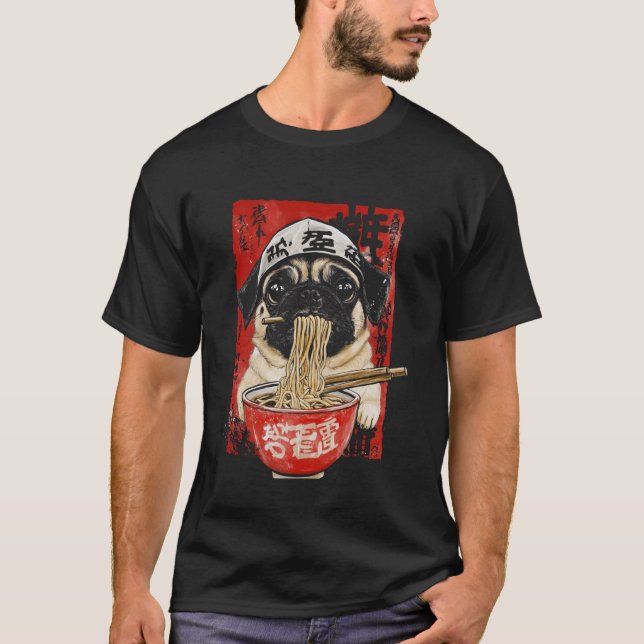 Camiseta Cachorro Comendo Ramen Pug (Frente)
