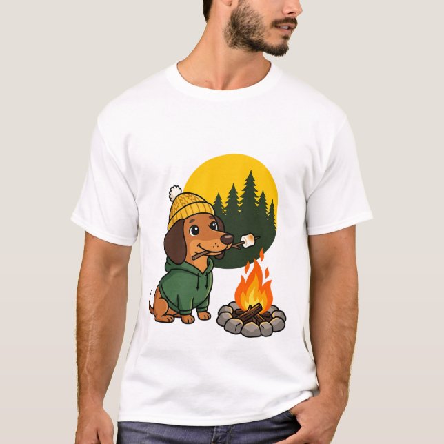 Camiseta Cachorro Dachshund Acampando Assando Marshmallow (Frente)