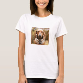 Camiseta Cachorro Dachshund Marrom com os Olhos Fechados