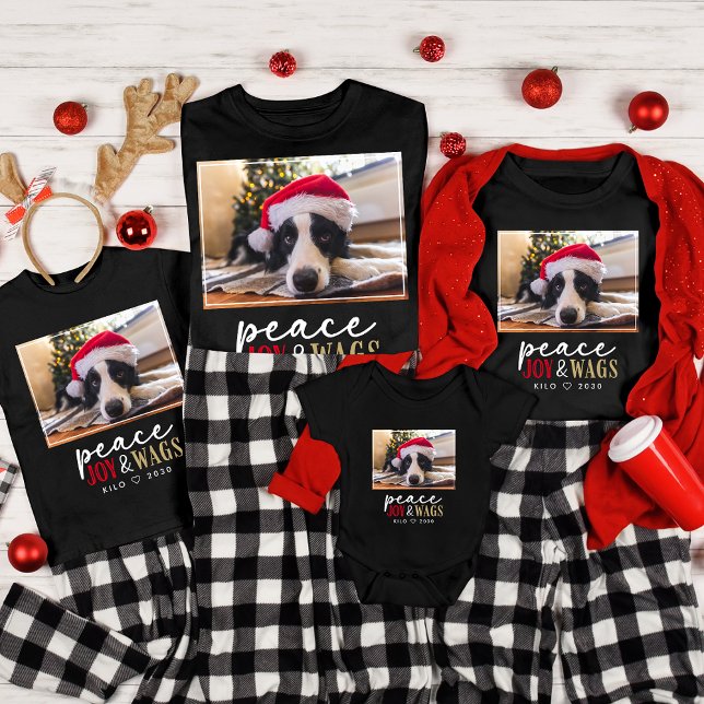Camiseta Cachorro Engraçado Ao Longo Da Foto De Natal Bonit (Criador carregado)