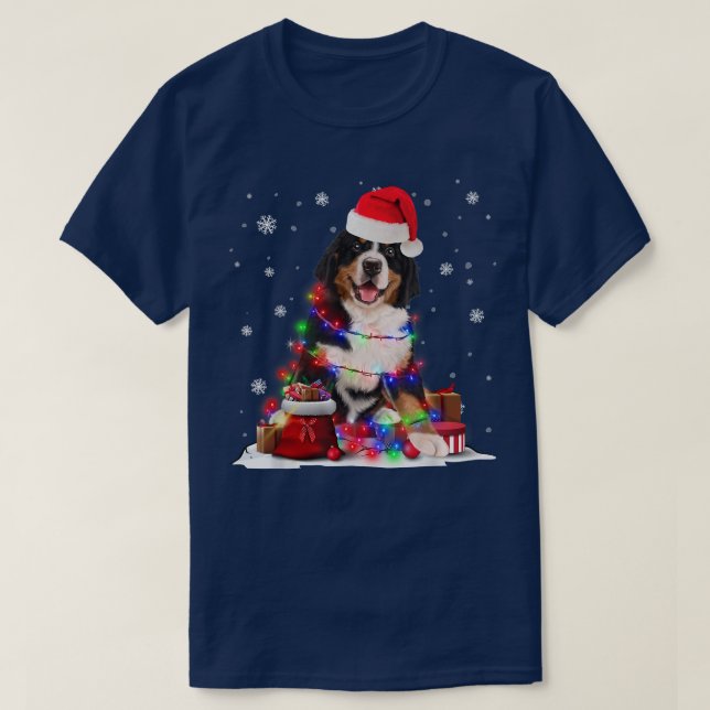 Camiseta Cachorro Engraçado Árvore de Natal Luzes de Natal  (Frente do Design)