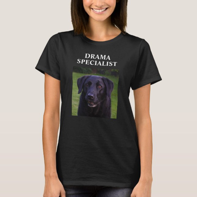 Camiseta Cachorro Engraçado Personalizado Especialista em D (Frente)