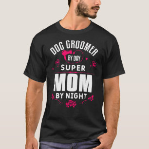 Camiseta Cachorro Engraçado Que Se Aproxima Para Um Cachorr
