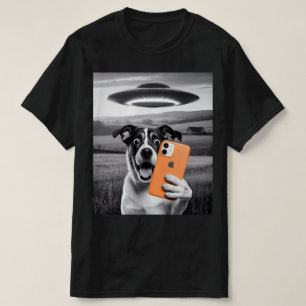 Camiseta Cachorro Faz Selfie Engraçado com OVNI Alien - Gat