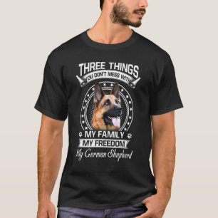Camiseta Cachorro german shepherd Três Coisas Que Você Não