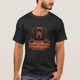 Camiseta Cachorro Labrador Chocolate Engraçado Tijolo Pared