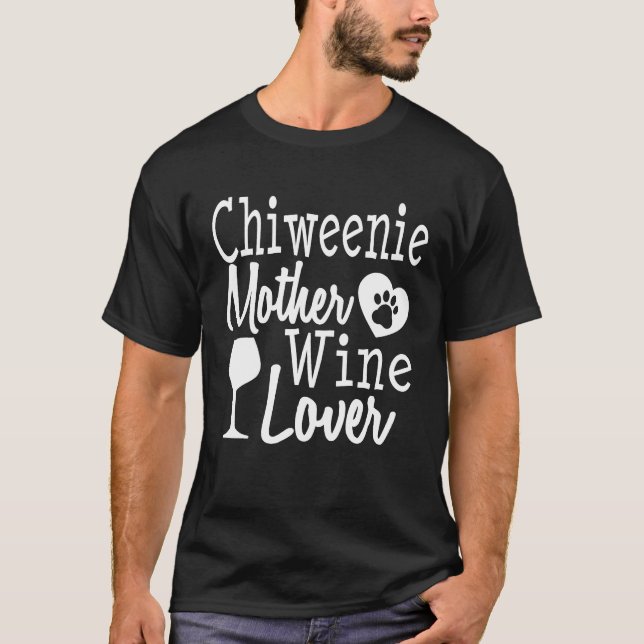 Camiseta Cachorro Mãe Chiweenie Vinho Sobrevivente Mãe Mulh (Frente)