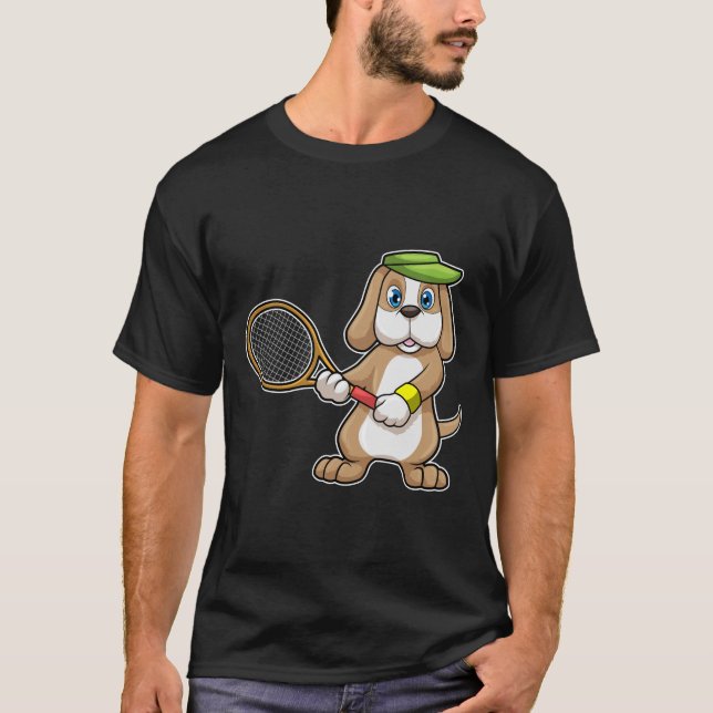 Camiseta Cachorro na Tênis com Tênis raquete e Boné (Frente)