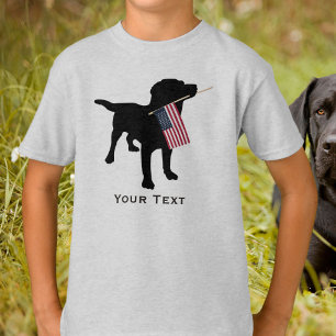 Camiseta Cachorro Negro-Cachorro que segura bandeira dos EU