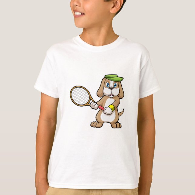 Camiseta Cachorro no tênis com raquete de tênis e boné (Frente)