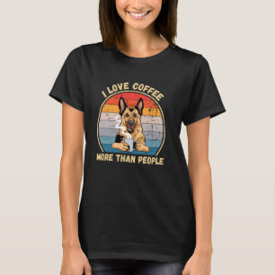 Camiseta Cachorro Pastor Alemão Vintage Eu Amo Café Mais Qu