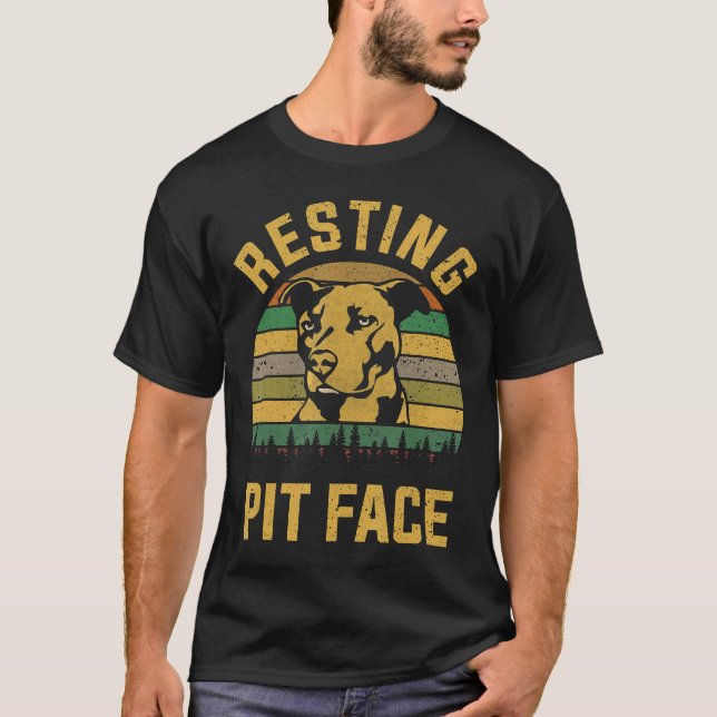 Camiseta Cachorro Pitbull Descansando Cara de Pit Engraçado (Frente)
