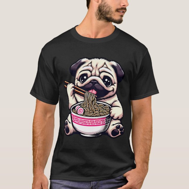 Camiseta Cachorro Pug Anime Comendo Macarrão Ramen (Frente)