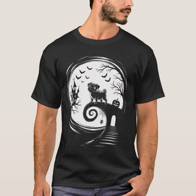 Camiseta Cachorro Pug e Lua Amante de Cachorro no Halloween (Frente)