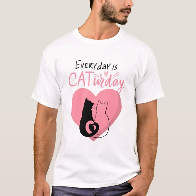 Camiseta Cada dia é o Poster do Amor do CATurday (Frente)