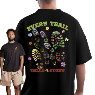 Camiseta "Cada trilha conta uma história" caminhando