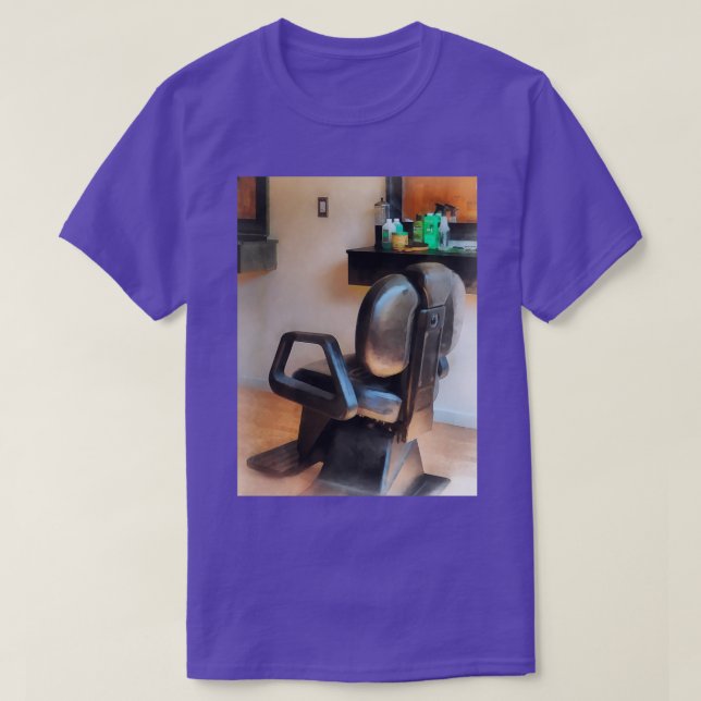 Camiseta Cadeira de barbeiro e fornecimento de cabelo (Frente do Design)