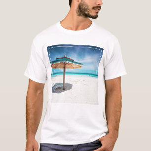 Camiseta Cadeira de praia e praia de prata das areias do