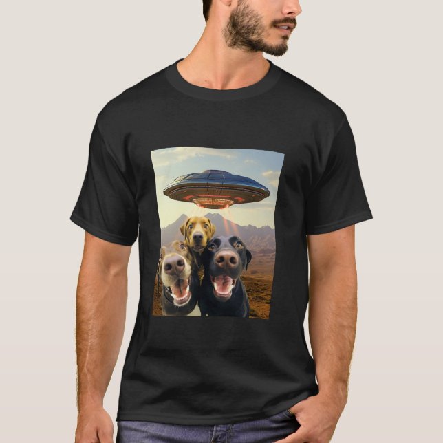 Camiseta Cães a tomar Selfie com Alienígena Engraçada de OV (Frente)