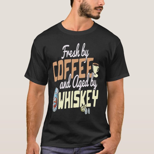 Camiseta Café e uísque à noite Latte AM Whisky (Frente)