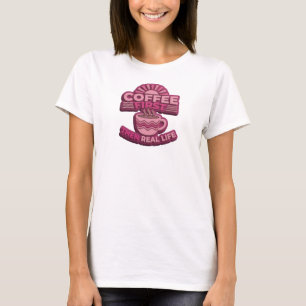 Camiseta CAFÉ PRIMEIRO ENTÃO VIDA REAL Estampa de Moda Artí