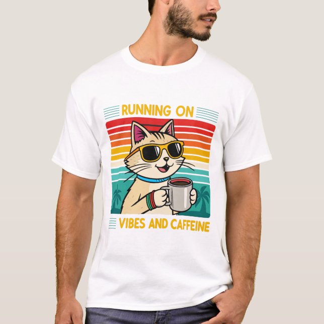 Camiseta Café Retro Vibes - Cafeine Lover Men (Frente)