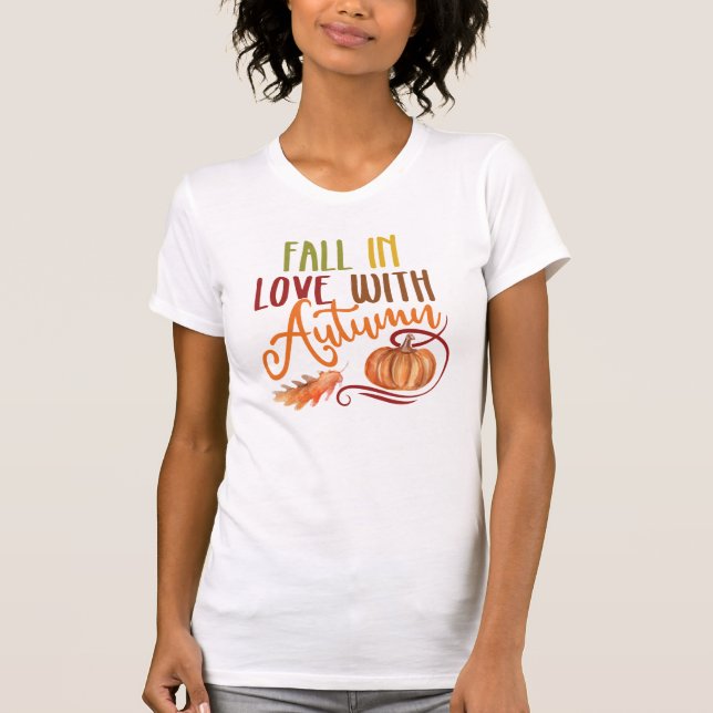 Camiseta Cai No Teto Do Amor, Cozy Autumn Seasons Perfeito  (Frente)