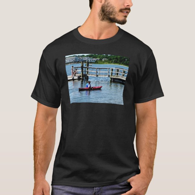 Camiseta Caiaque em Bristol, RI (Frente)