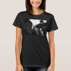Camiseta Cair entre a escuridão e a luz