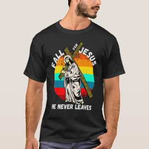 Camiseta Cair por Jesus Ele Nunca Sai Custo Cristão F