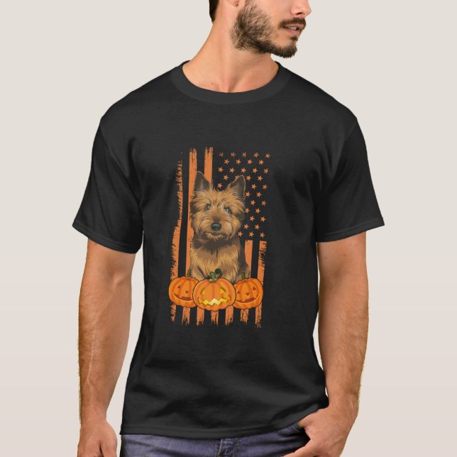 Camiseta Cairn Terrier Dog American Flag Hallowee Patriótic (Frente)