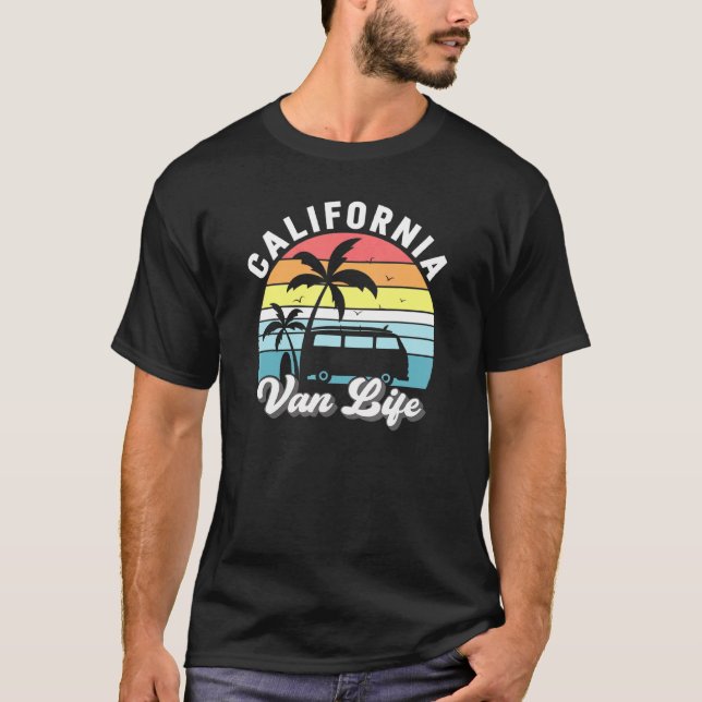 Camiseta California Van Life Palm Tree Surfboard Beach Trop (Frente)