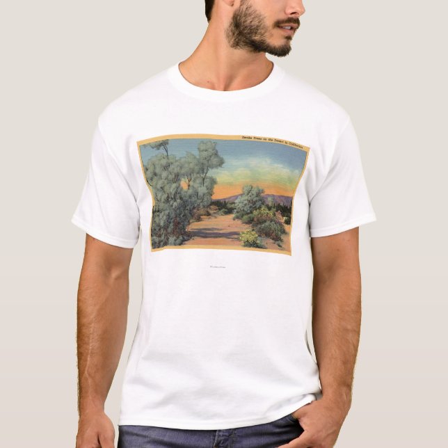 Camiseta CaliforniaView de árvores de fumo no deserto (Frente)