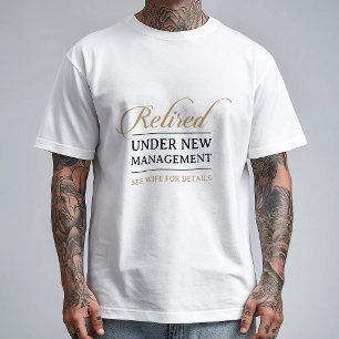 Camiseta Caligrafia Clássica Chic Ouro Aposentado
