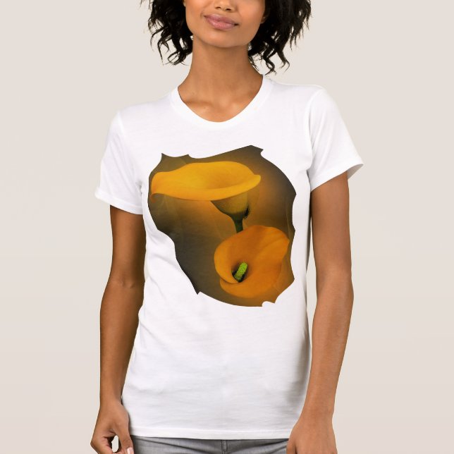 Camiseta Calla Lily Warm Yellow Mist Background (Frente)