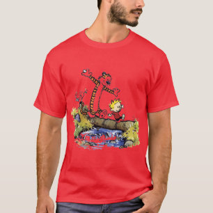 Camiseta calv brincando na água