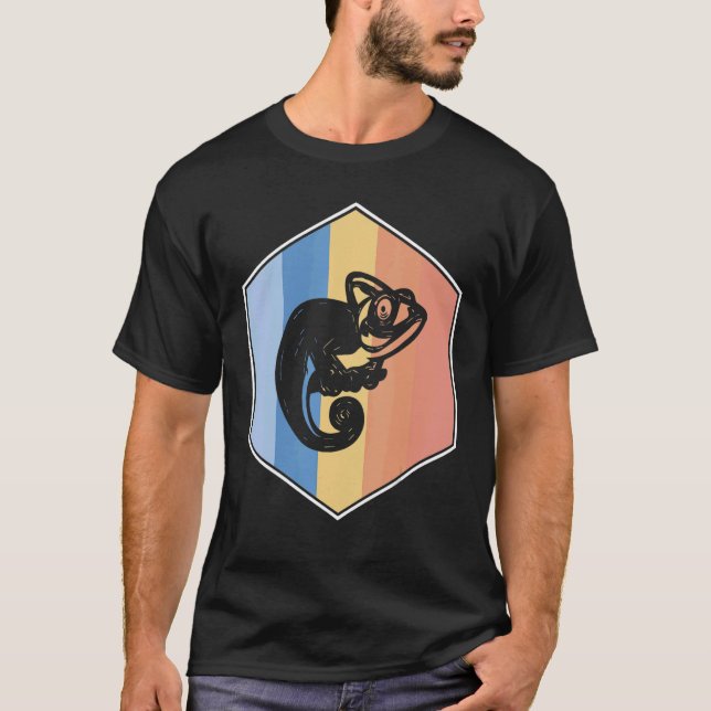 Camiseta Camaleão Com Cores Retrotraços Num Hexágono (Frente)