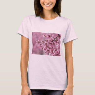 Camiseta Camélias Sakura Camadas Rosa Pastel