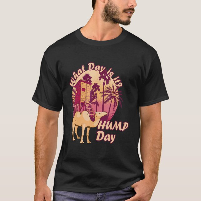 Camiseta Camelo Hump Day Palm Tree Nipa Hut Hump Day Camel (Frente)