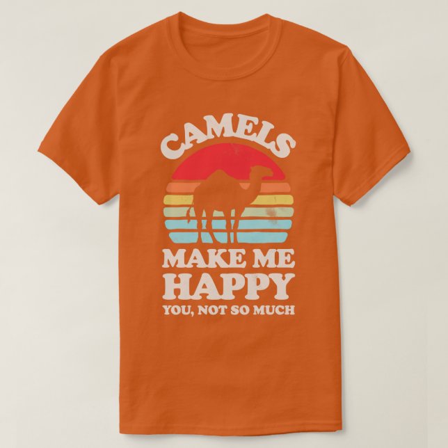 Camiseta Camelos me fazem feliz retrato sunset para homens  (Frente do Design)