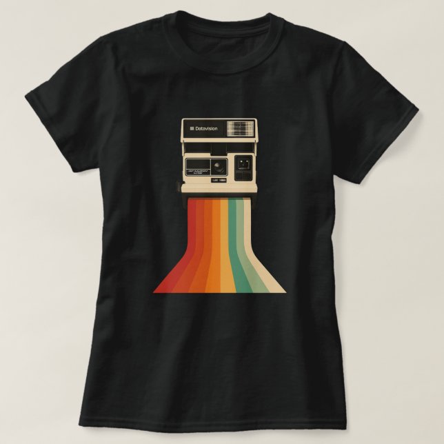 Camiseta Câmera Retro com Impressão de Arco-Íris (Frente do Design)