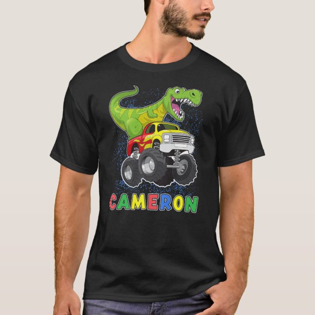 Camiseta Cameron Personalized Dinosaur On A Monster Truck K (Frente)